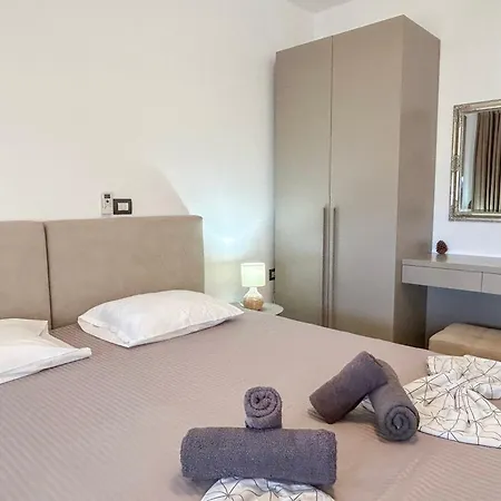 Seaside Bloom Retreat E72