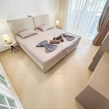 Apartmán Seaside Bloom Retreat E72 *